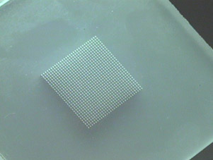 テフロン　φ0.15×900穴　微細穴加工