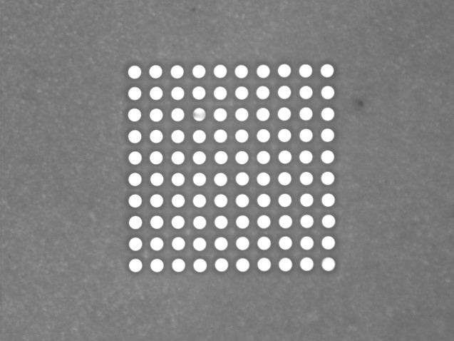 マシナブルセラミックス　φ0.02×100穴　微細穴加工